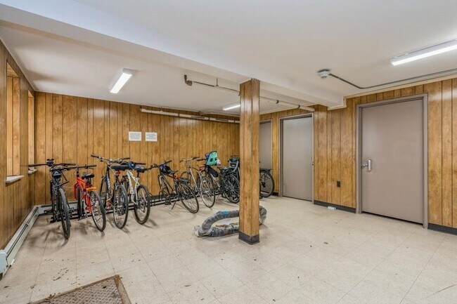 Building Photo - 263 10th St