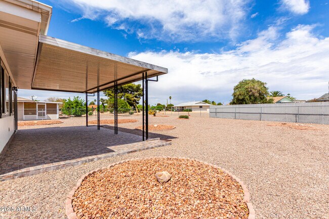 Building Photo - 9430 W Arrowhead Dr