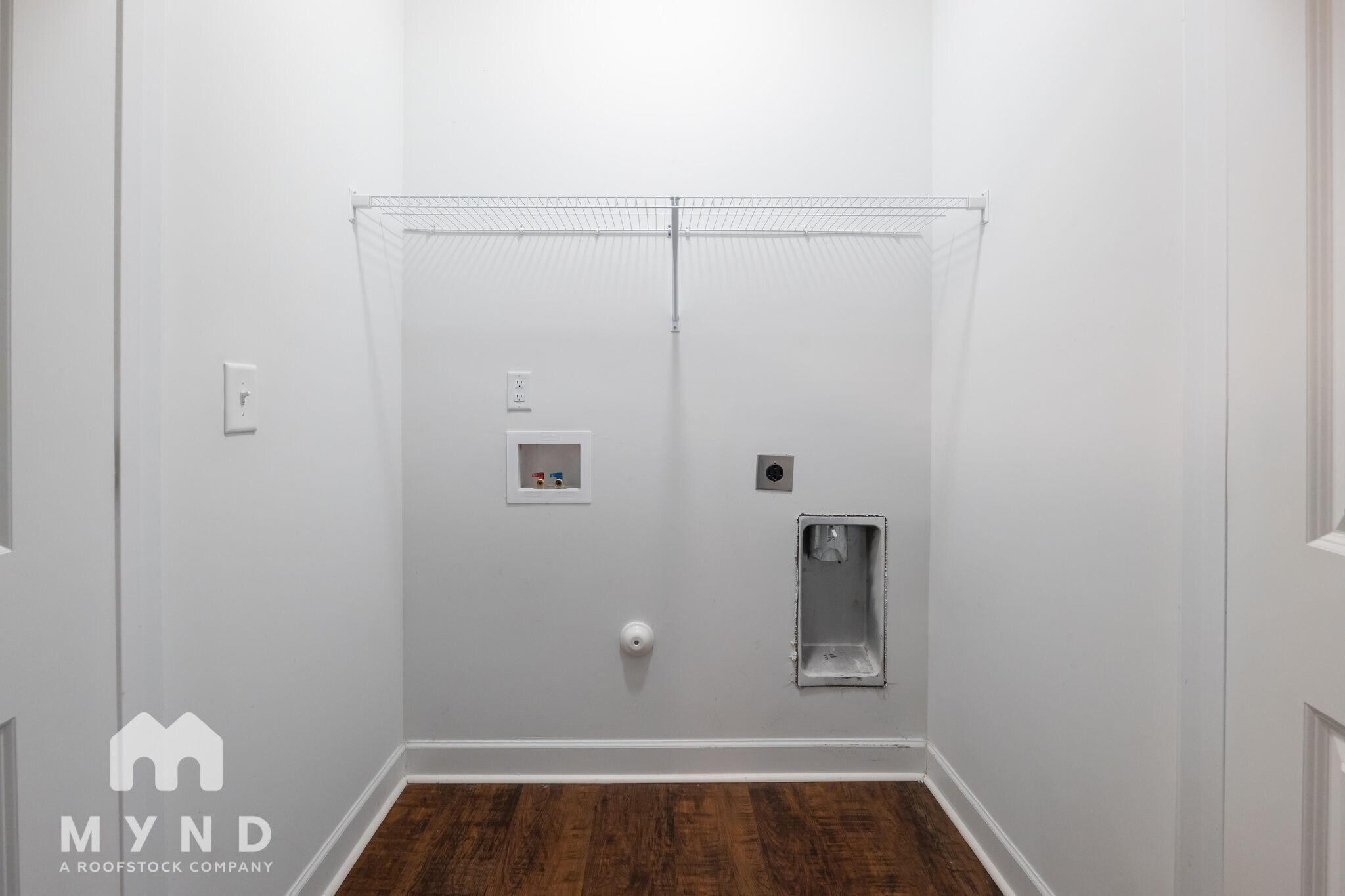 Building Photo - 922 W Davidson Ave