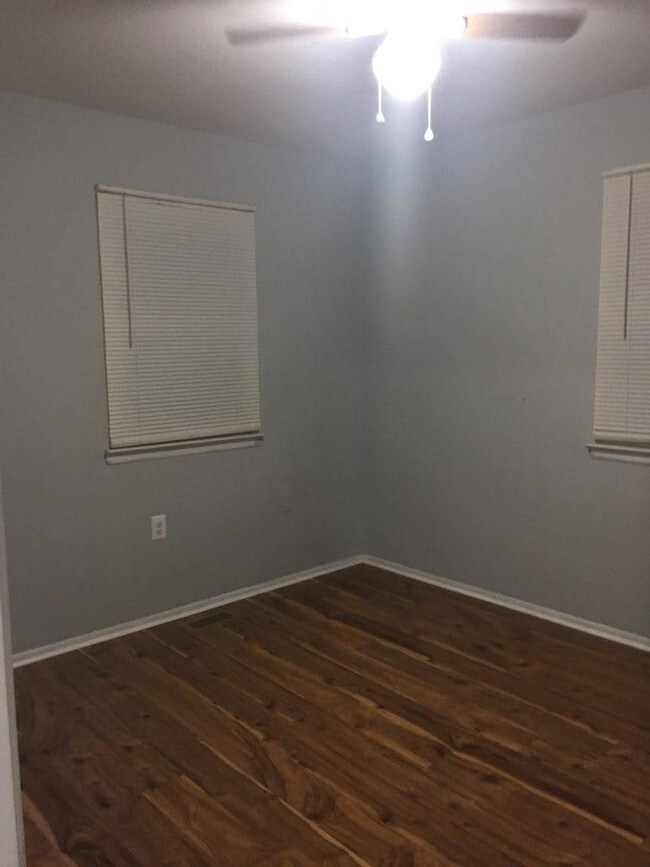 Building Photo - 8221 Tomlinson Ct