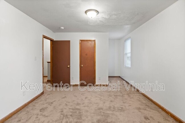 Building Photo - 1010 Quash St