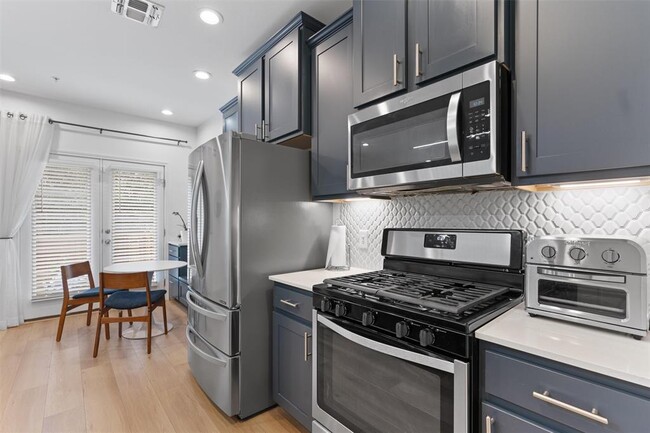 Building Photo - 115 Thelonious Dr