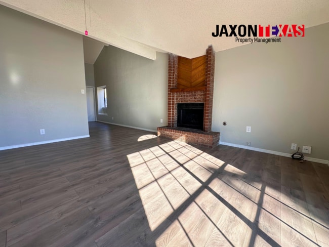 Building Photo - 1535 Rebecca Ann Dr