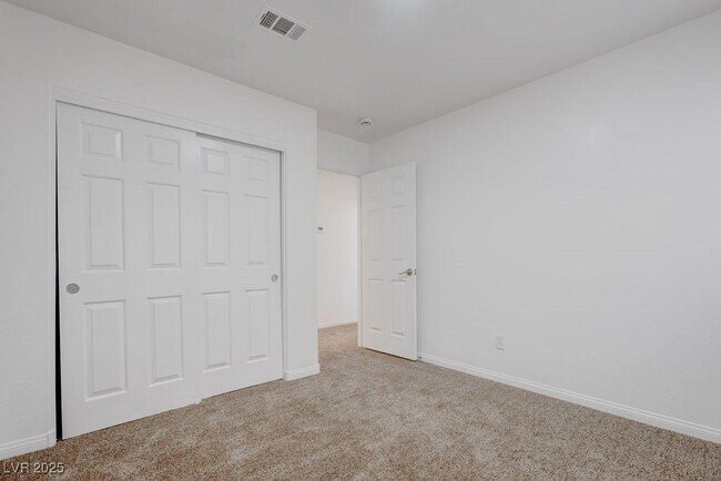 Building Photo - 6027 Gordon Creek Ave