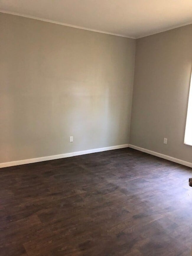 Building Photo - 1545 Avenue B