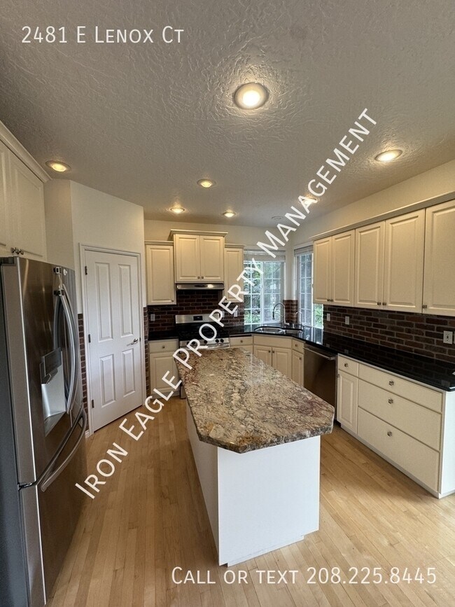 Building Photo - 2481 E Lenox Ct