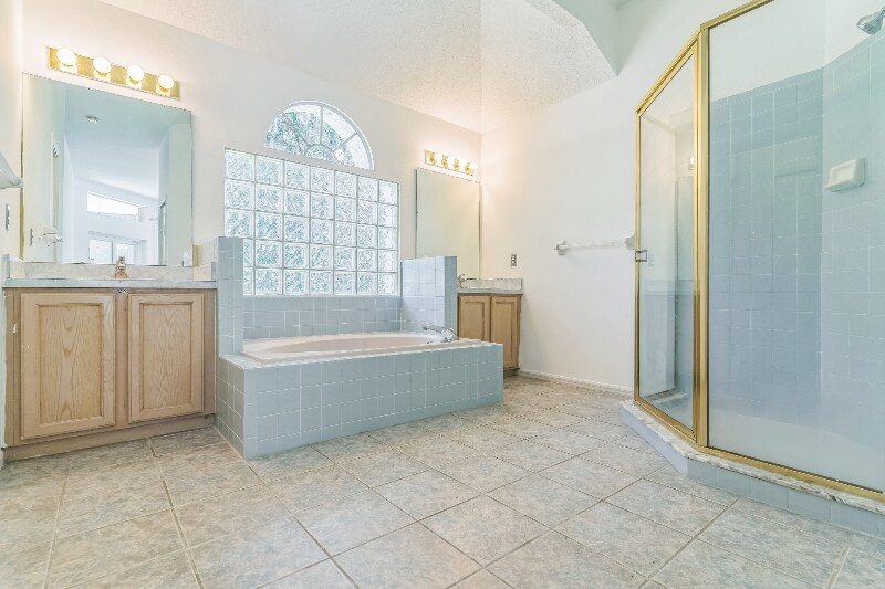 Building Photo - 4428 White Oak Cir