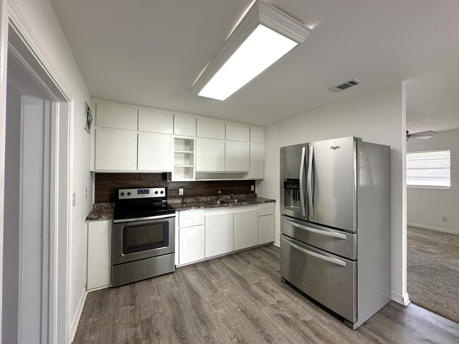 Building Photo - 110 Tyner Dr