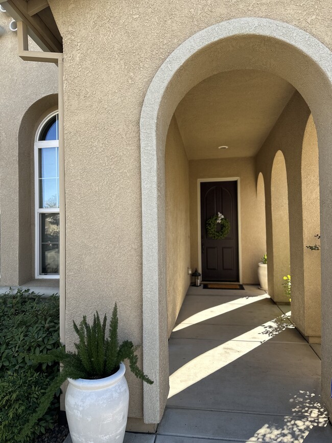 Front Entryway - 12370 Montauk Way