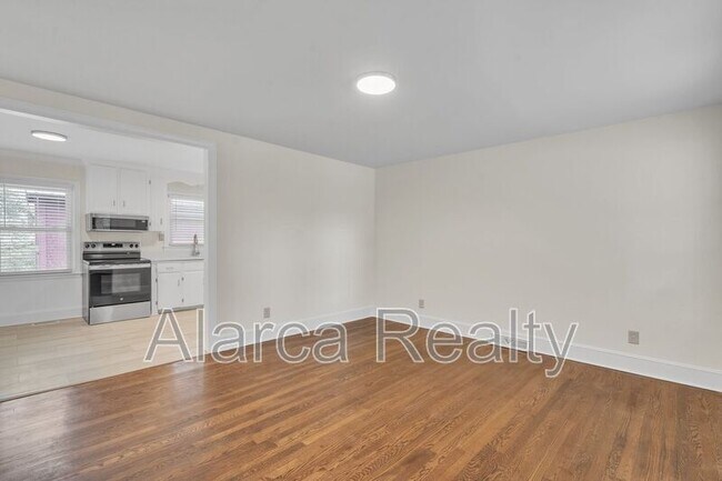 Building Photo - 3733 Manchester Dr