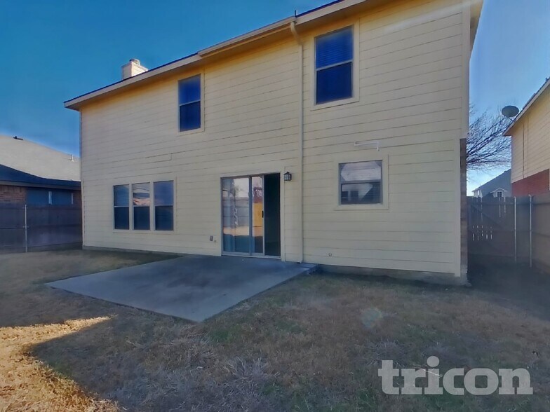 Building Photo - 5033 Meridian Ln