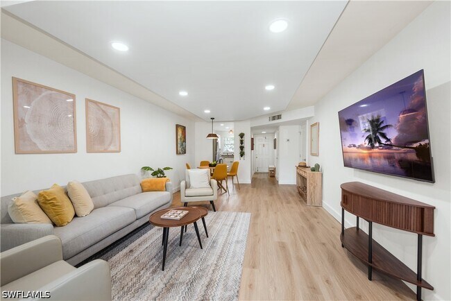 Building Photo - 501 Forest Lakes Blvd