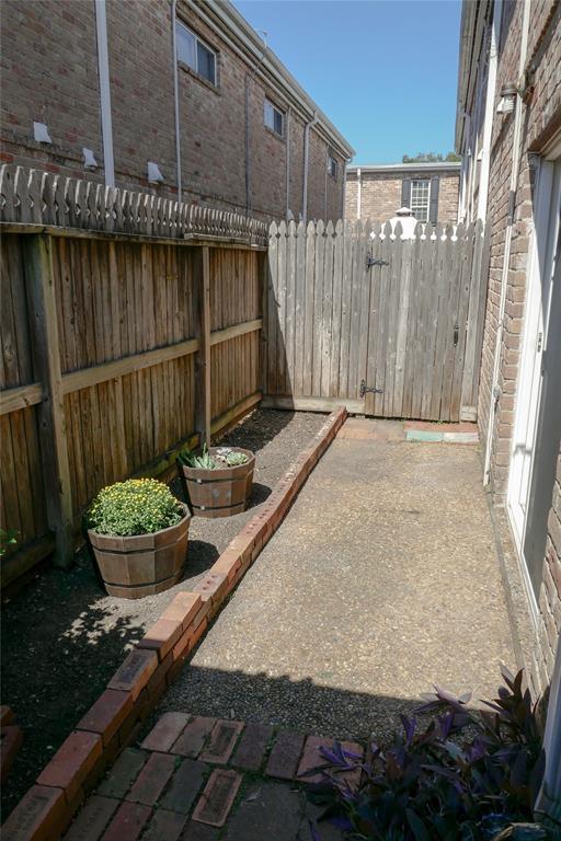 Building Photo - 6410 Del Monte Dr