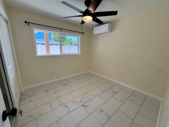 Building Photo - 1674 Kino St