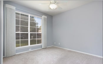 Building Photo - 15830 Manes Grove