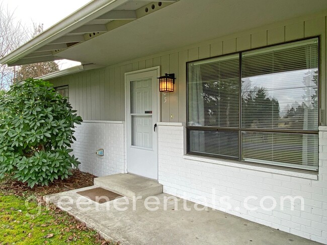 Building Photo - 2BR 1.5BA Duplex in Lacey