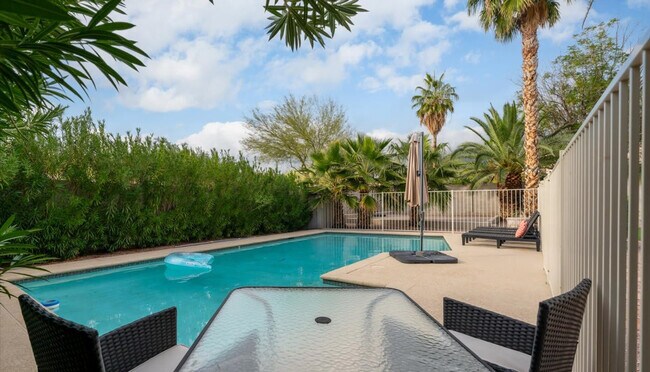 Building Photo - 11264 N 128th Pl