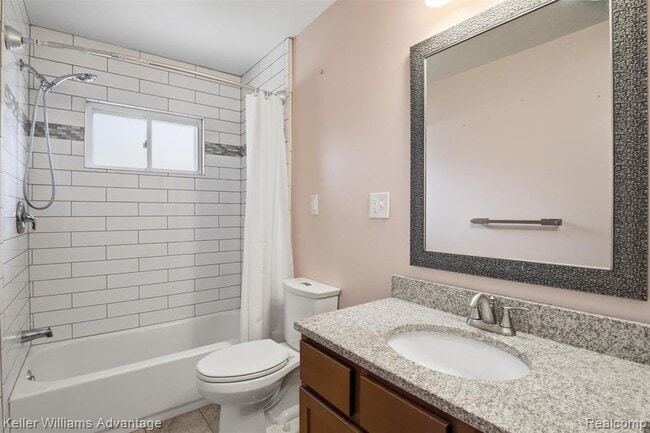 Building Photo - 7435 Lathers St