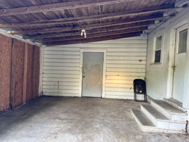 Building Photo - 3223 Pecan St