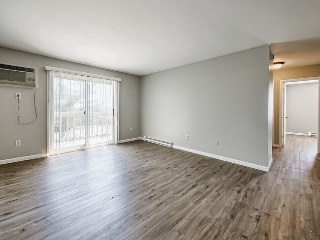 Building Photo - 125 E Van Riper Rd