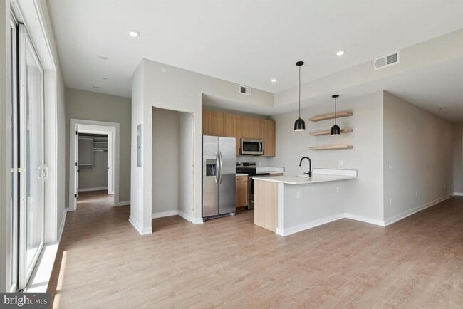 Building Photo - 308 W Chelten Ave