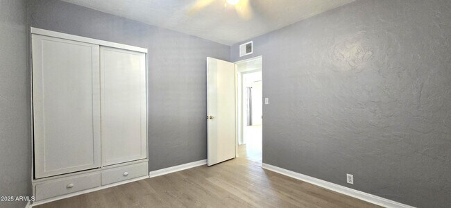 Building Photo - 154 N Hibbert