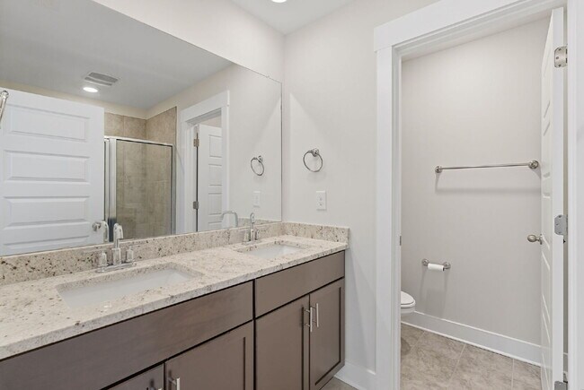 Building Photo - Modern 3 Bedroom, 2.5 Bath Townhome in Chapel Green