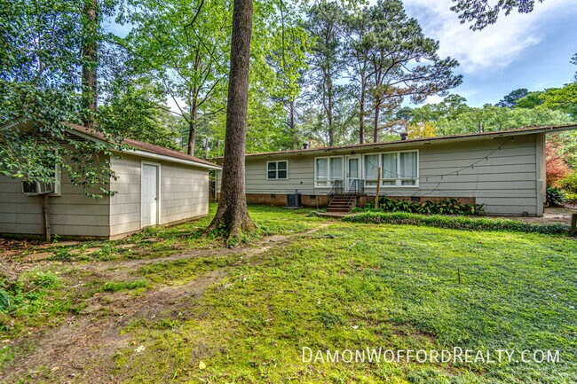 Building Photo - 1827 Parkridge Dr