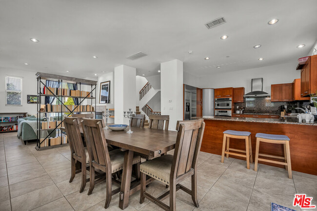 Building Photo - 6532 S Para Way