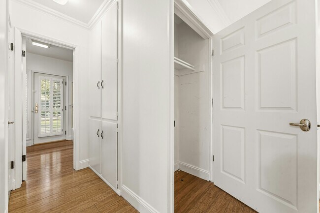 Building Photo - 20305 Aetna St