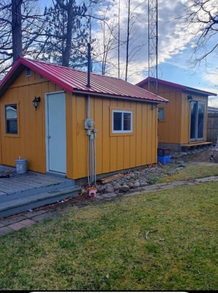 Building Photo - 4290 S Lake Rd