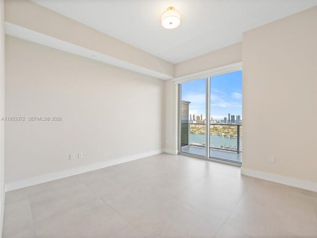 Building Photo - 16385 Biscayne Blvd