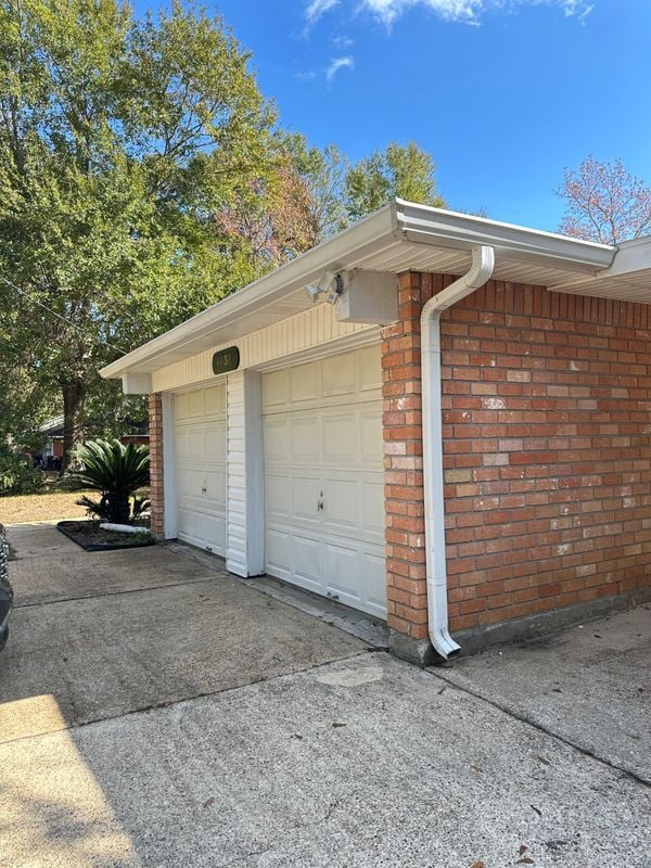 Building Photo - 6838 Apona St