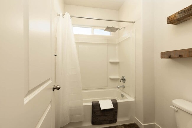 Building Photo - **Charming Rental Home in Highly Desirable...