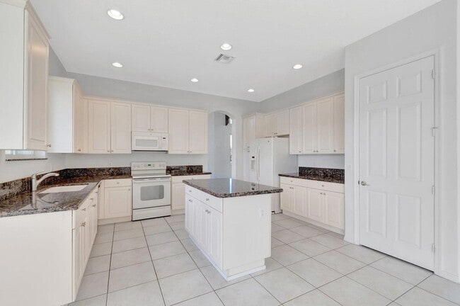 Building Photo - 11286 Regatta Ln