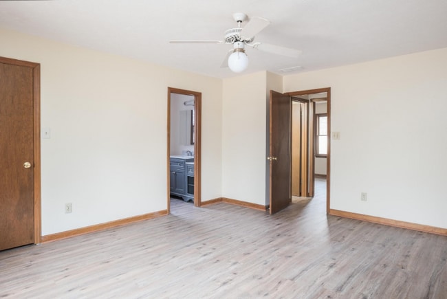 Building Photo - 1190 Duncan Rd