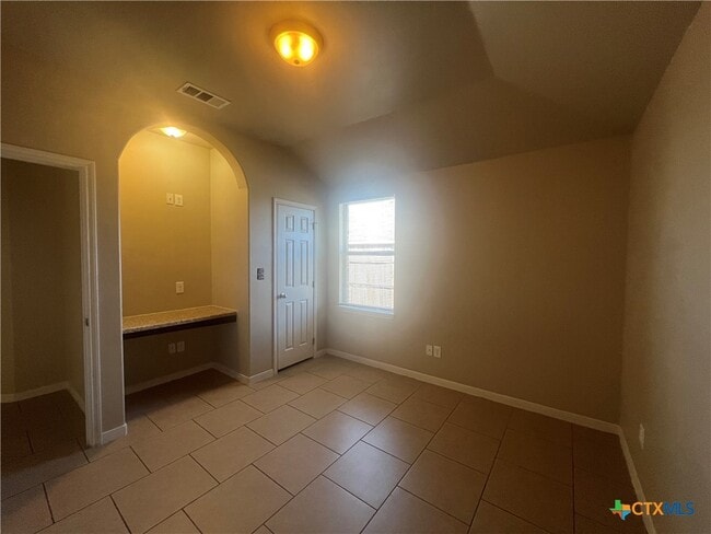 Building Photo - 1206 Loyal Ln