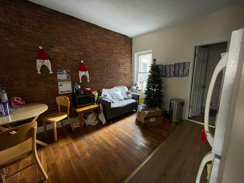 Primary Photo - 48 Burbank St