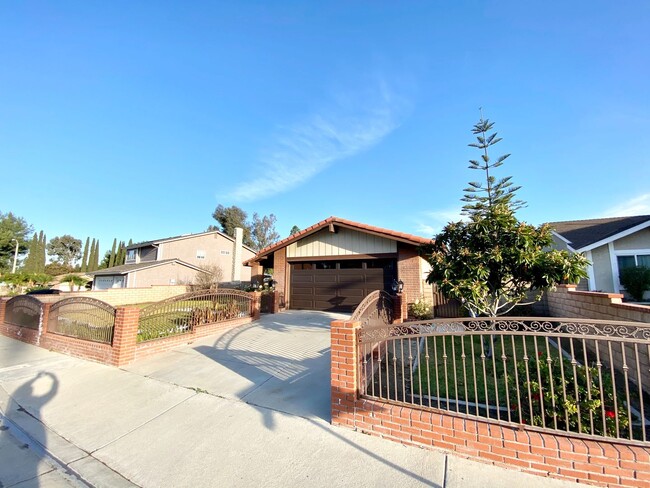 Building Photo - Single Story Home in Walnut Unified School...