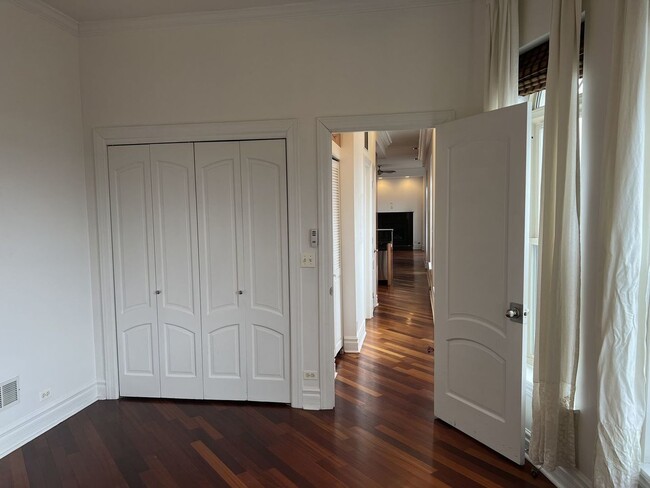 Building Photo - 36 S Ashland Ave