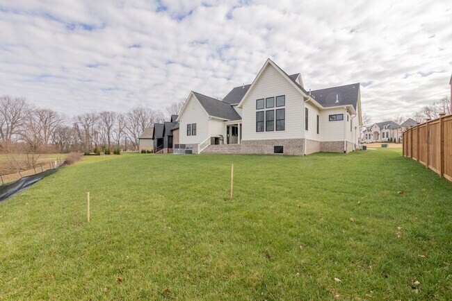Building Photo - Like New 4 Bedroom Luxury Home in Franklin TN