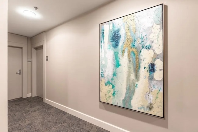 Building Photo - Modern Rental Unit in Prime West End / North Station Location