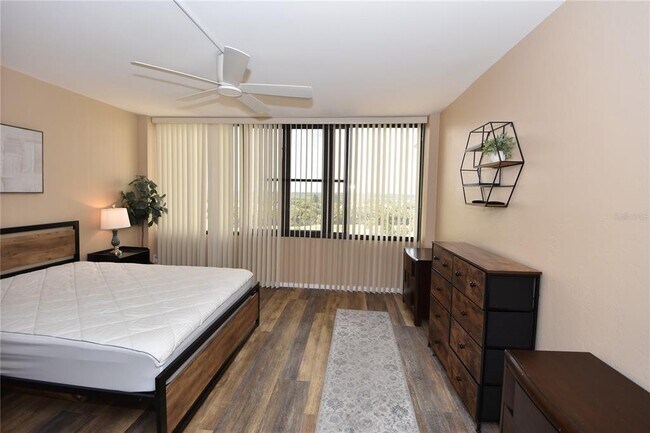 Building Photo - 3580 S Ocean Shore Blvd