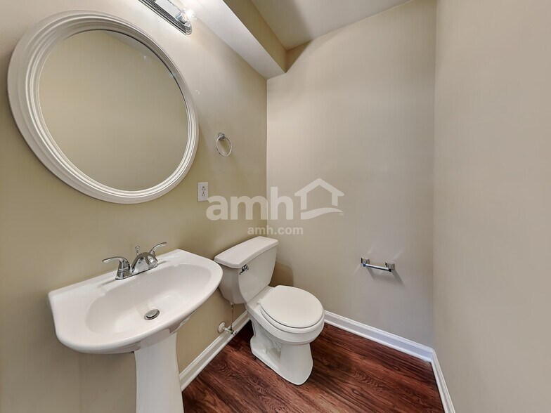 Building Photo - 5433 Whitley Way