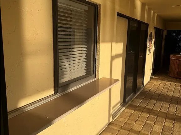 Building Photo - 4628 SW 18th Ave