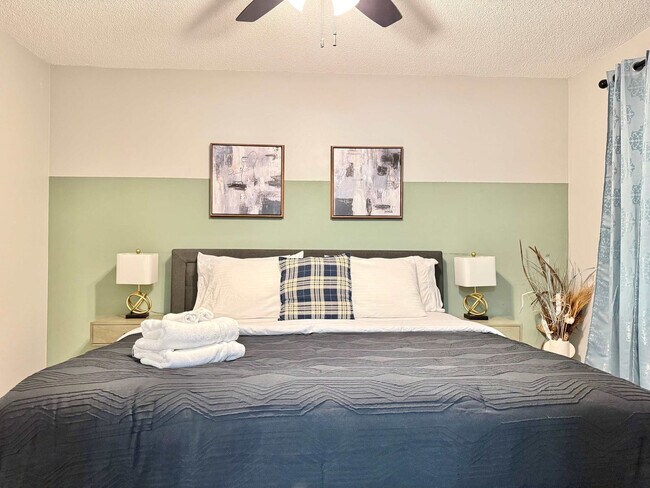 Building Photo - 1275 Sweet Pine Dr