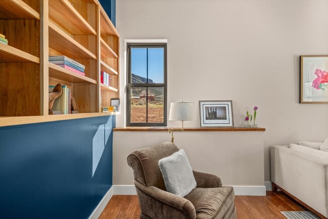 Building Photo - 106 Castle View Dr