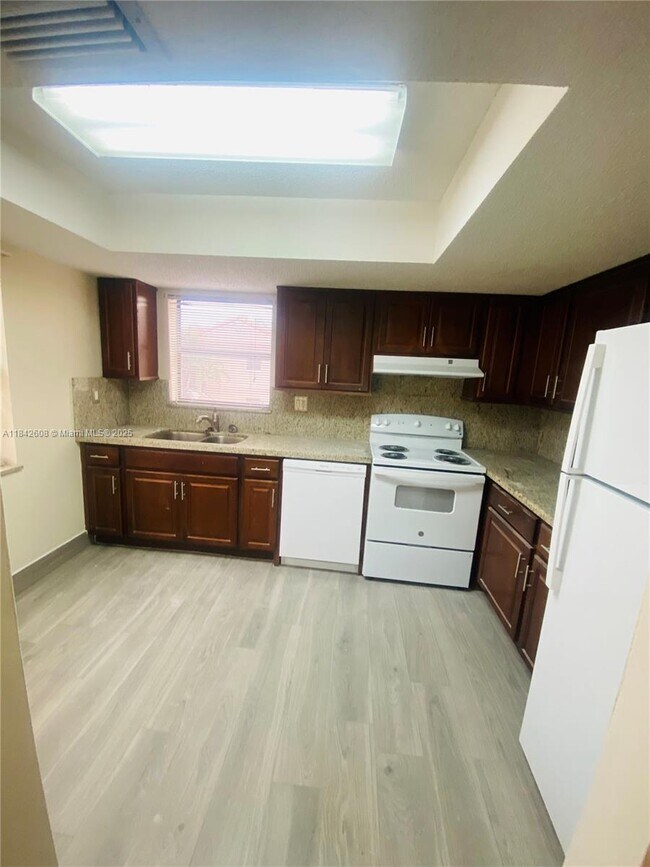 Building Photo - 11810 SW 80th St