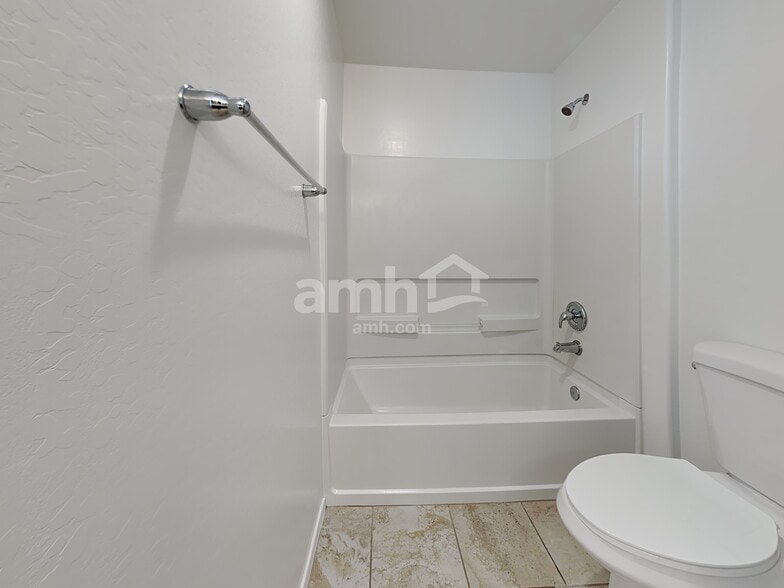 Building Photo - 6833 E Posada Cir