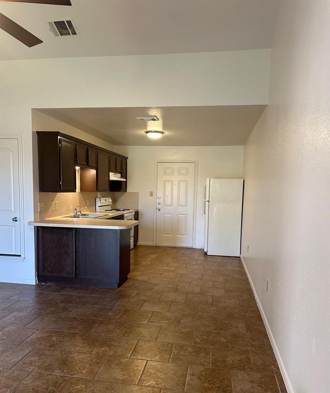 Building Photo - 709 Willowood